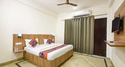 FabHotel Log Inn Stay Room Type - Premium Room