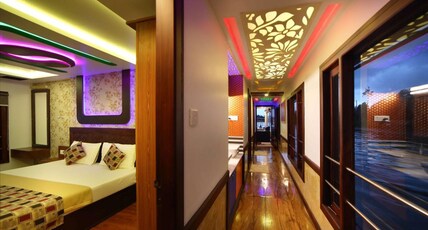 Pearl Spot Houseboat Room Type - Premium Lake view Rooms in Sharing Houseboat with full time AC