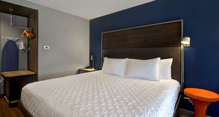 Tru by Hilton Concord Room Type - 1 KING HEARING ACCESSIBLE