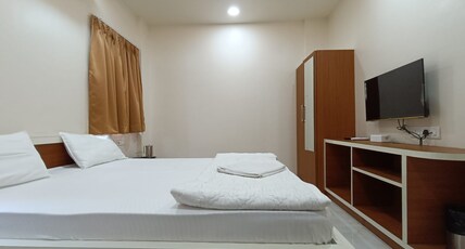 hotel shree balaji Room Type - A/C Room ( double bed)
