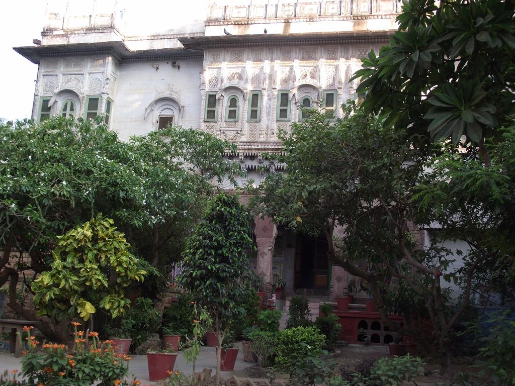 Karan Heritage Homestay - Tap to explore photos