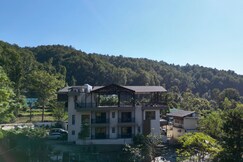 Saraiville - A Boutique Riverside Stay