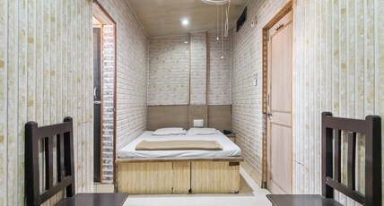 Hotel Chandra Room Type - Economy Double (Air Cooled)