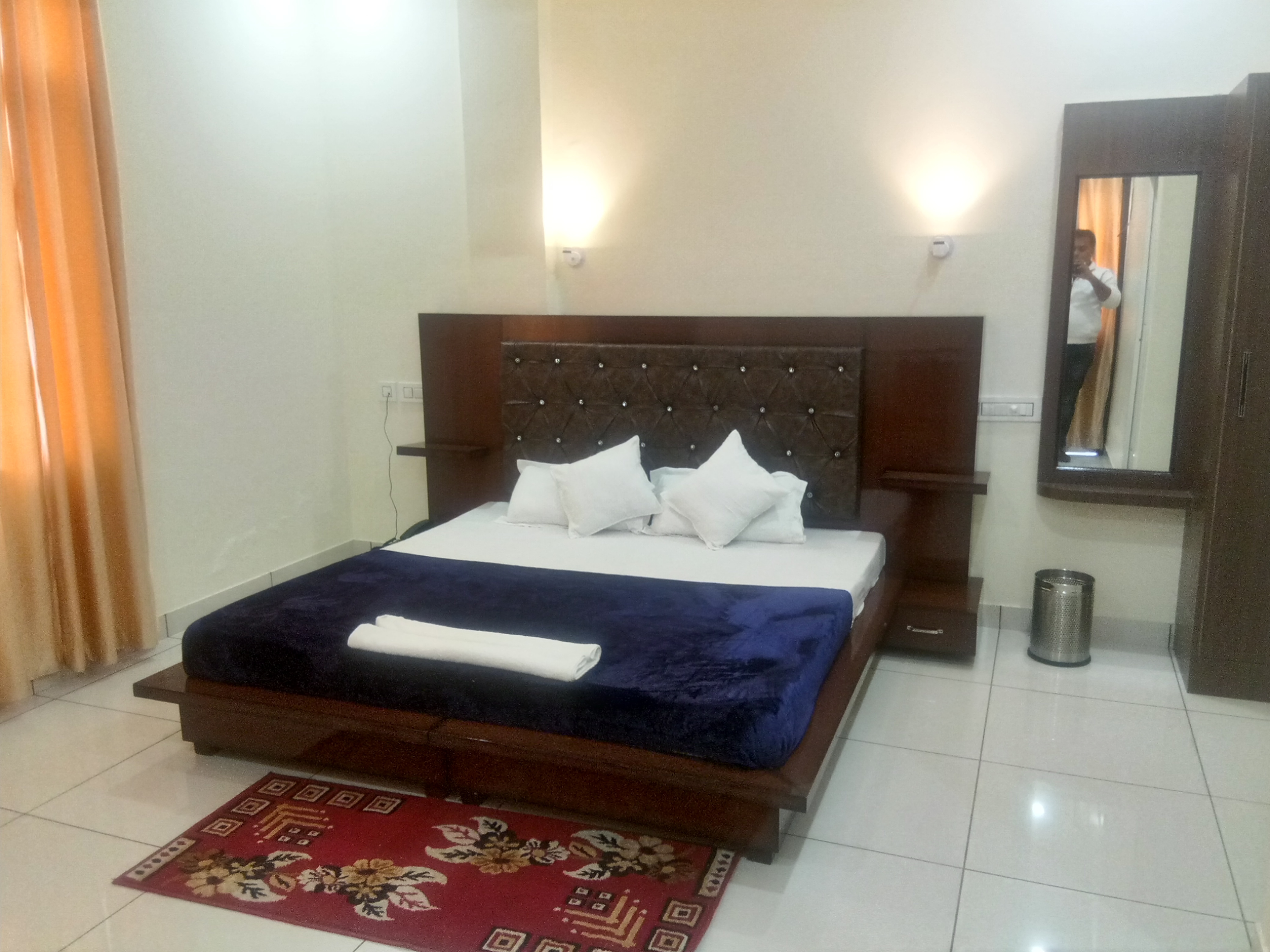 Hotel Vasantam - Tap to explore photos