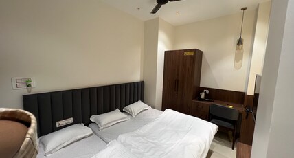 Mahant Ji Residency Room Type - Luxury Triple Bed Room
