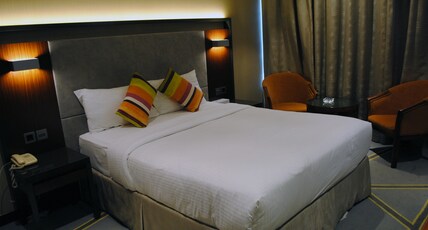 Versailles by Vieras Hotel Room Type - Standard King Size