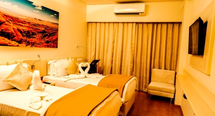 Kyriad Hotel Nashik by OTHPL Room Type - Deluxe Twin Room