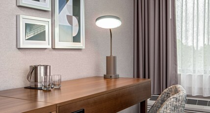 DoubleTree by Hilton Boston/Westborough Room Type - 1 QUEEN BED BATHTUB