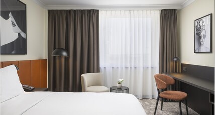 Hilton Dusseldorf Room Type - KING HILTON EXECUTIVE ROOM