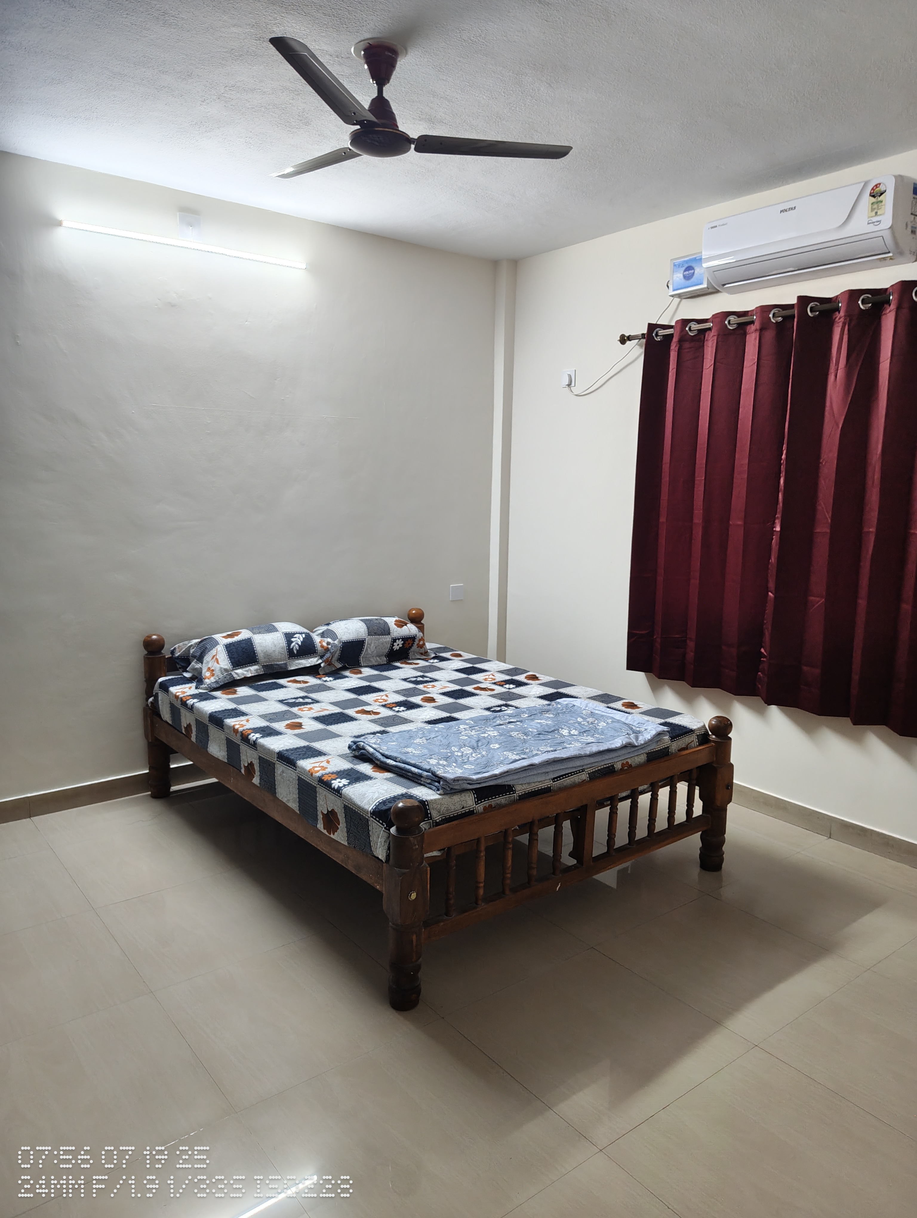 Prateek's 2BHK apartment near Krishna mutt - Tap to explore photos