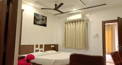INFINITY INN Room Type - Super Deluxe