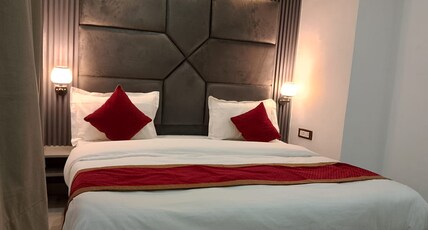 The Lake Therapy @Near mall road Room Type - Couple Friendly Room ( non lake view )