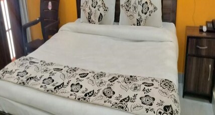 Hotel Suraj Room Type - Standard Room with Balcony