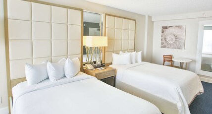 Bahia Mar Ft. Lauderdale Beach- a DoubleTree by Hilton Hotel Room Type - 2 DBL ACC BATHTUB NO SMOK