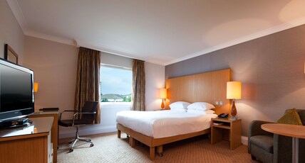 DoubleTree by Hilton Glasgow Strathclyde Room Type - KING GUEST ROOM
