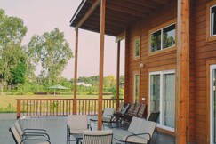 3bhk Farmhouse w Pvt Pool Lawn in Noida