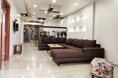 Wabi Sabi Stays | MOON 3BHK Mall Road 4 KM Free Parking