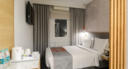 Holiday Inn Express Pune Hinjewadi Room Type - 1 QUEEN BED SUPERIOR BREAKFAST