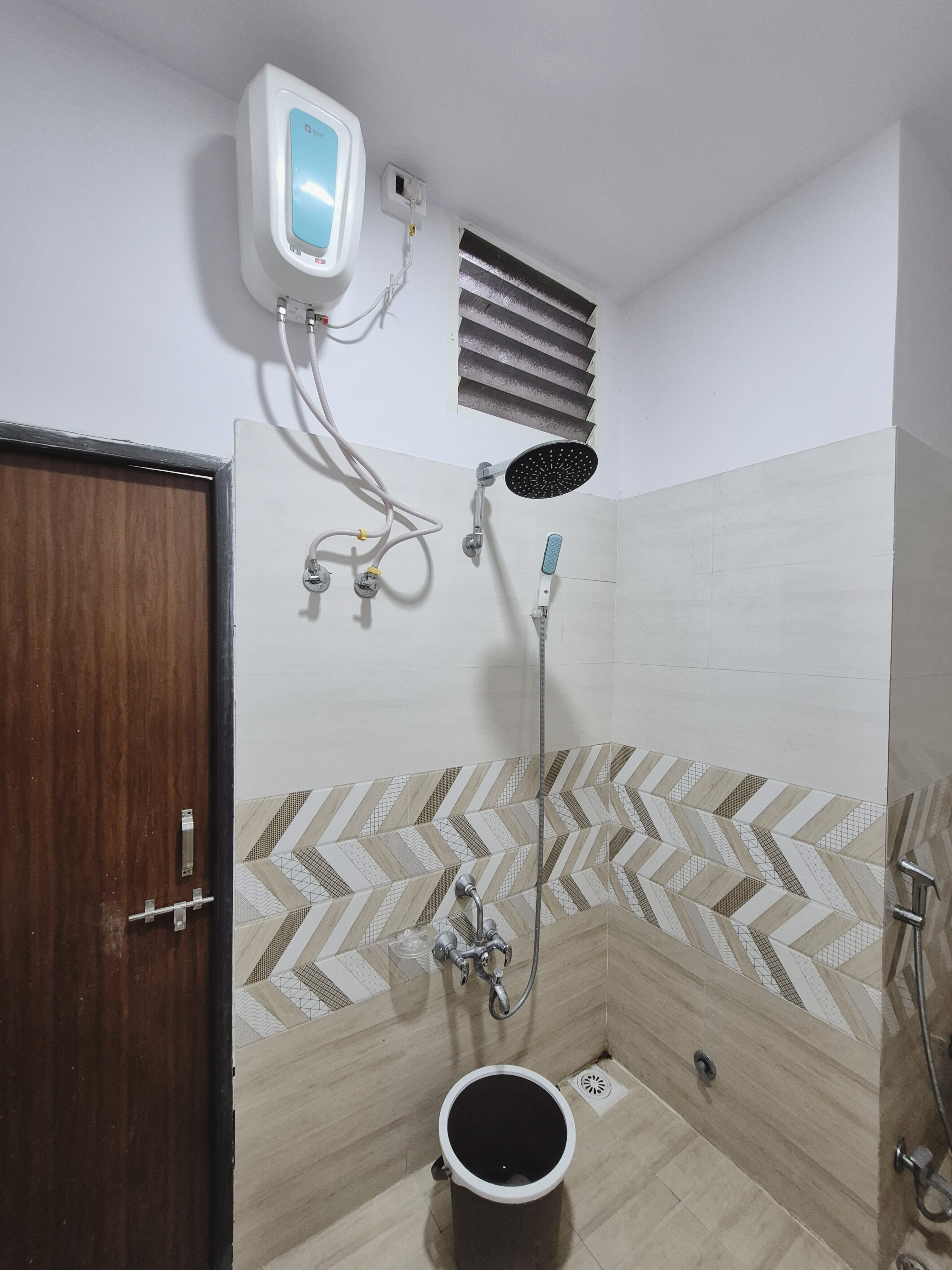 Hotel Shree Shyam - Tap to explore photos