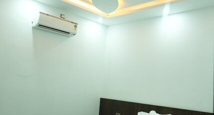 Hotel Kishan Kunj Room Type - DOUBLE ROOM