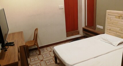 Hotel Zhanana Inn Room Type - Deluxe Double AC