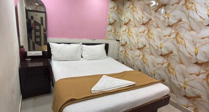 Hotel Sunroop Room Type - Deluxe Room