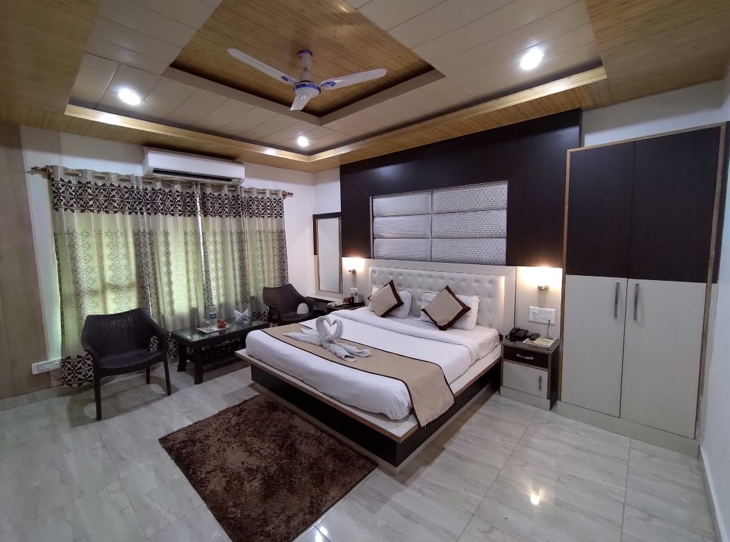 Hotel Ambica Palace - Tap to explore photos