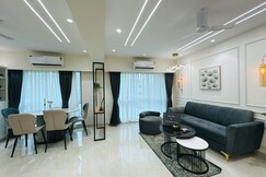 The Royal Abode 3Bhk Near nesco