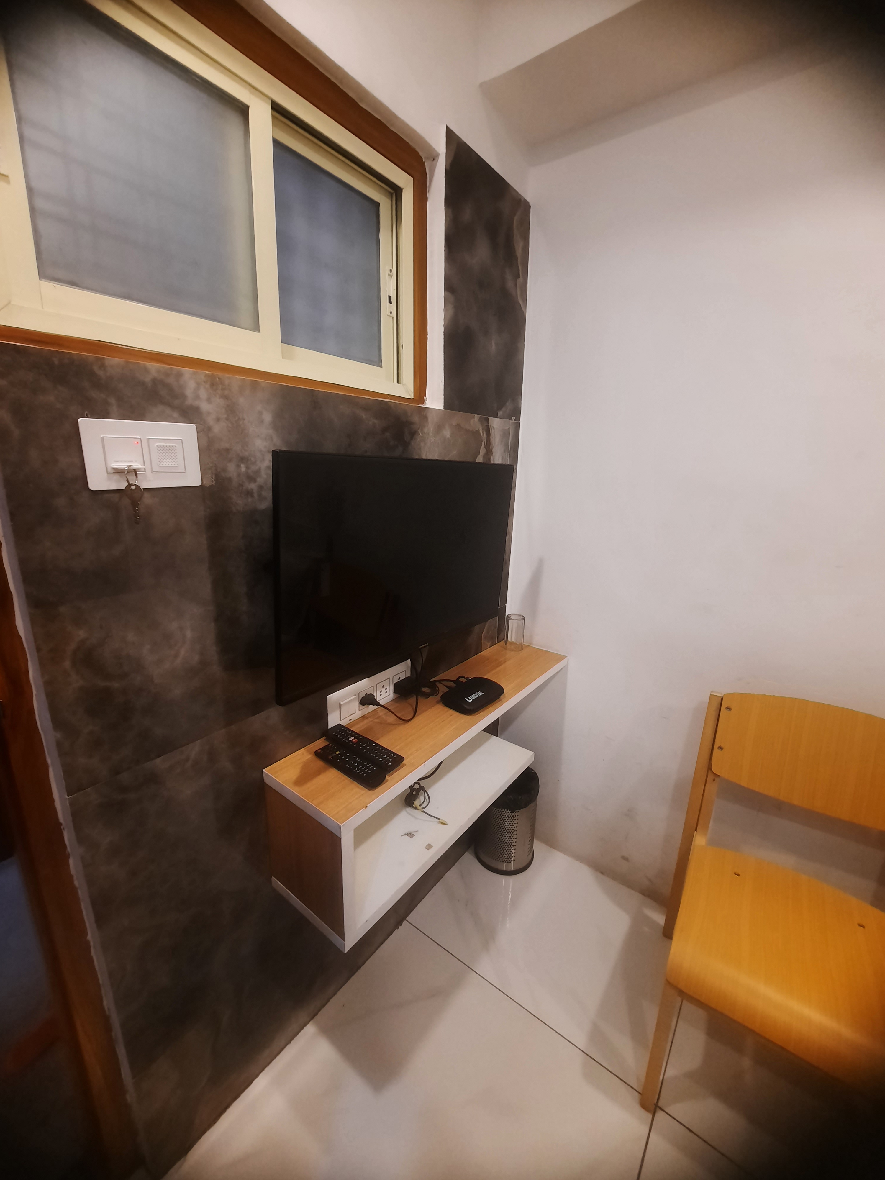 HOTEL SURYA LODGE - Tap to explore photos