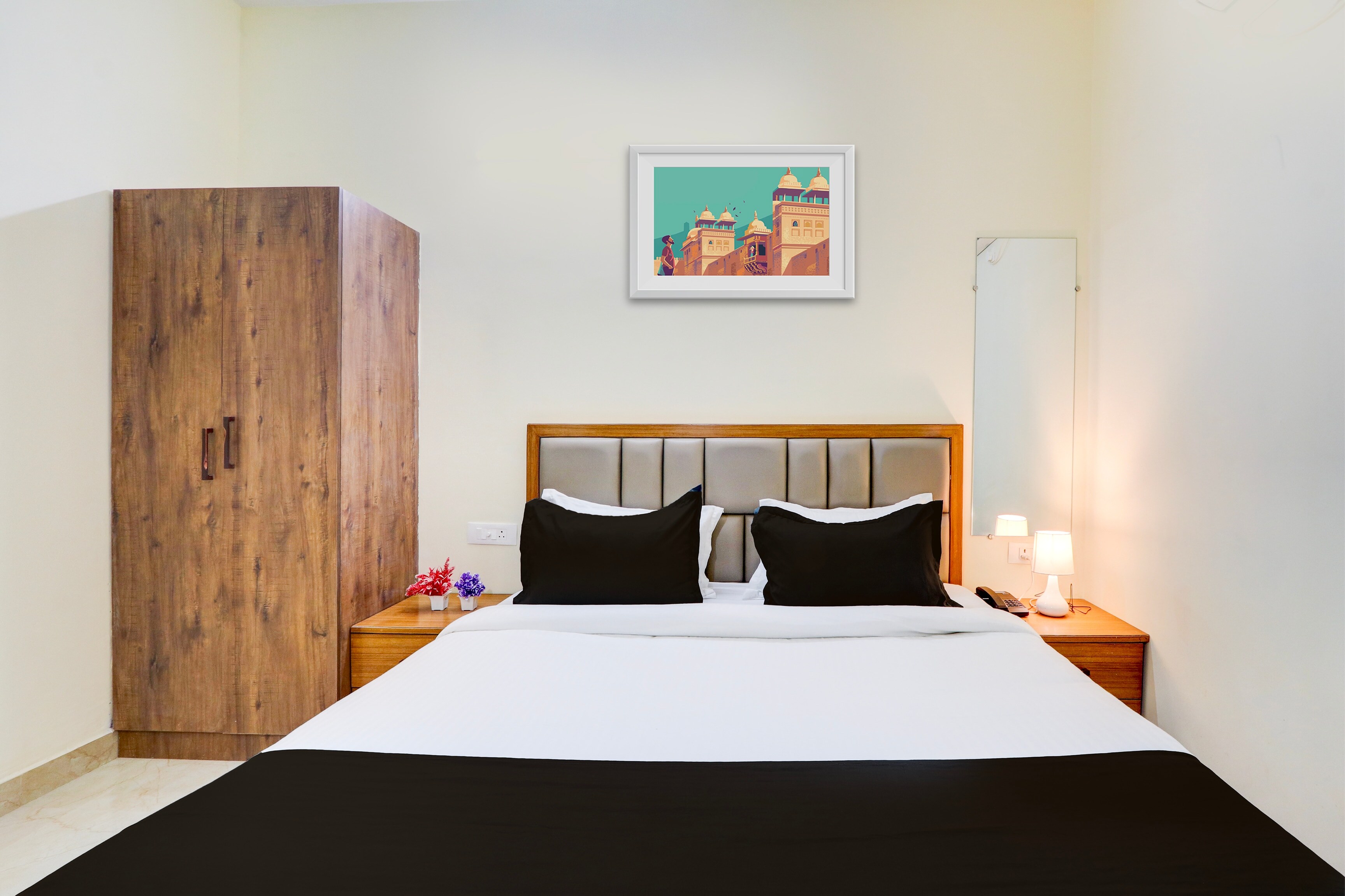 Super Townhouse Nirvana Elite - Tap to explore photos