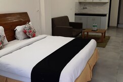 GoBravo Dev Palace & Studio Apartments