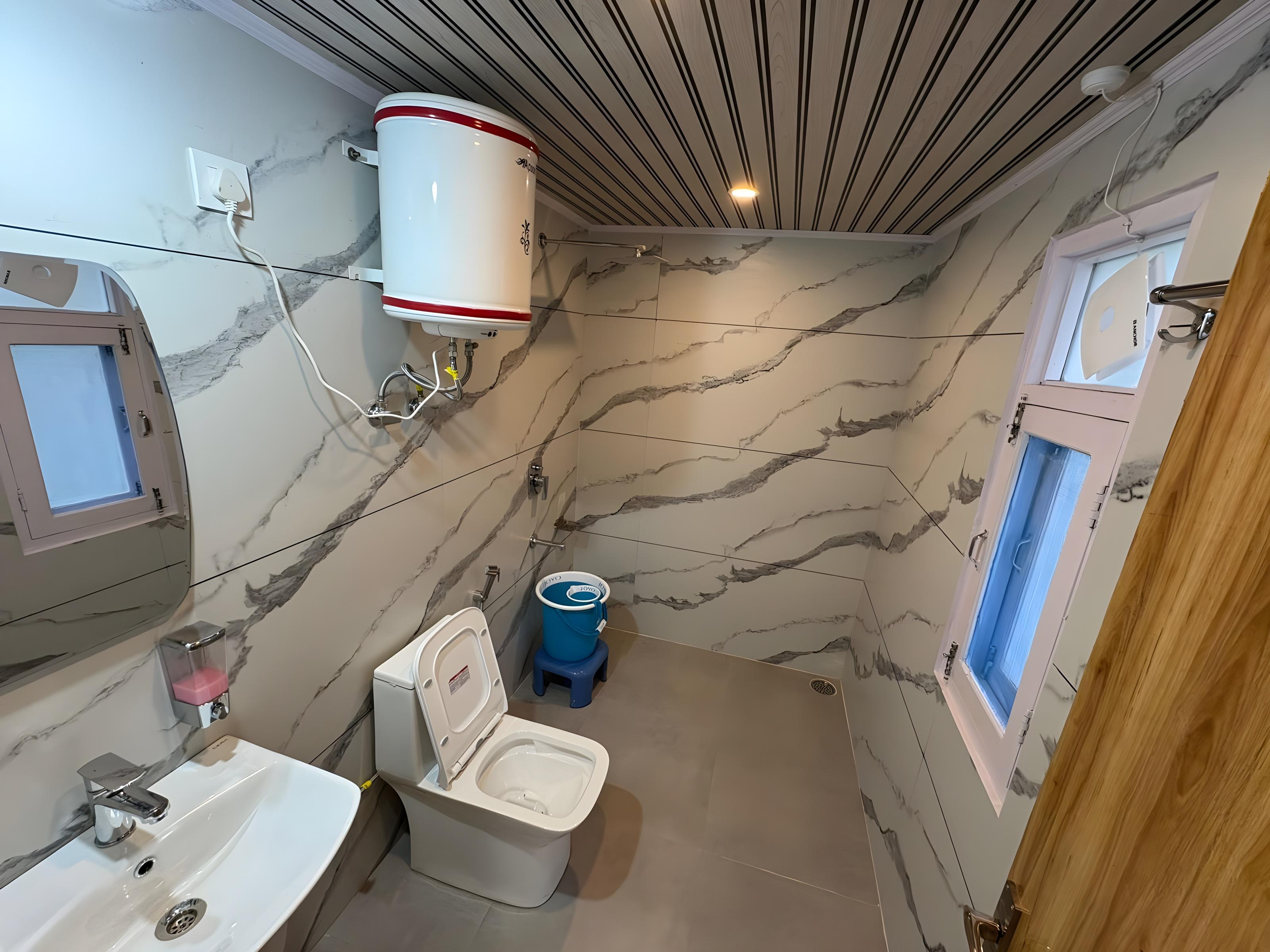 Shivam Homestay 1BR with Orchard view by Homeyhuts - Tap to explore photos