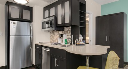 Staybridge Suites Seattle - South Lake Union Room Type - 2 Queen Beds Studio Suite High Floor