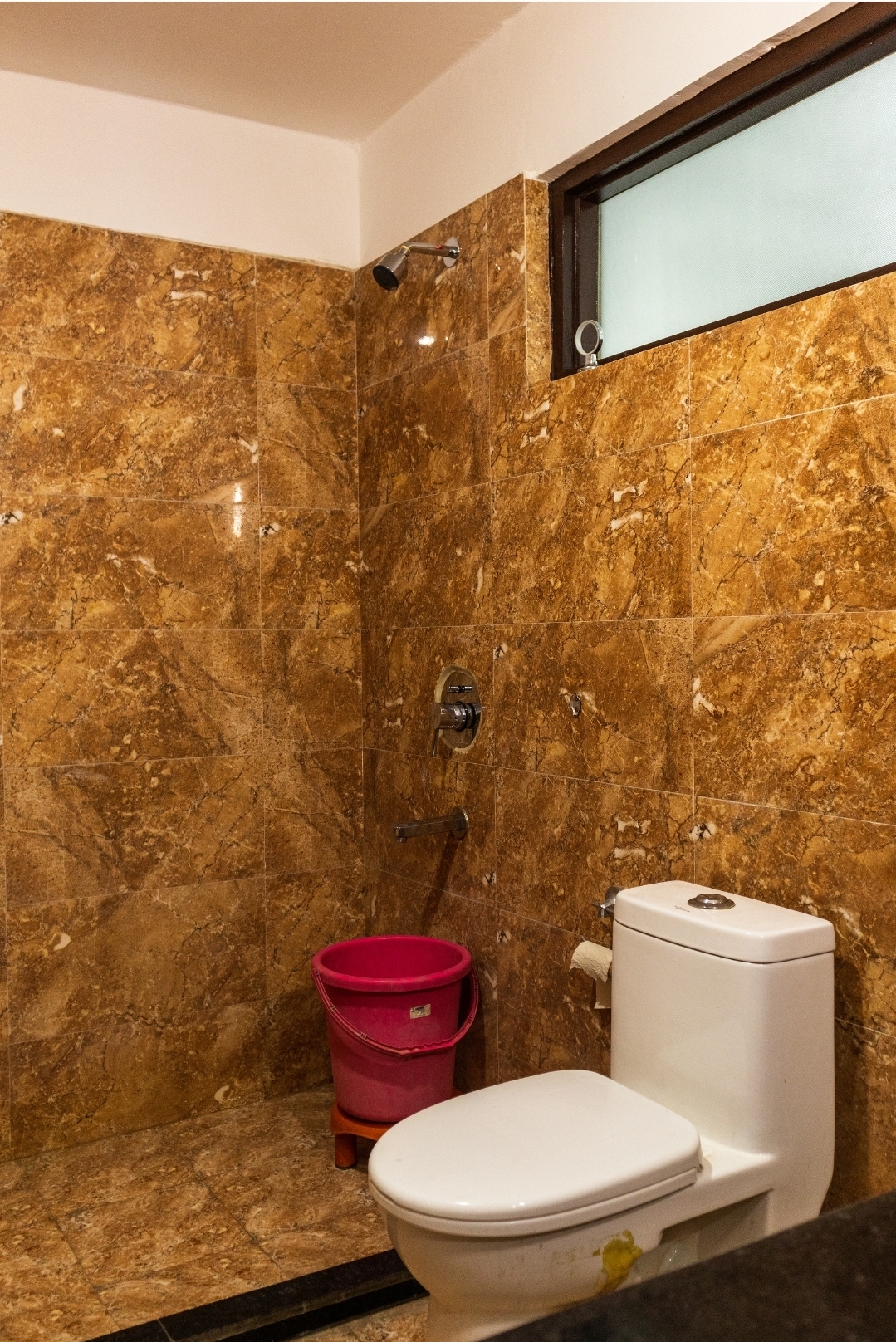 Hotel Galaxy - Tap to explore photos