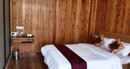 SUMARU JUNGLE RESORT Room Type - AC WOODEN COTTAGE