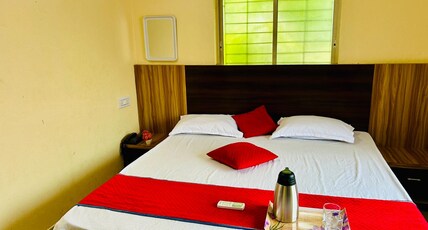 Gayatree Niwas Room Type - King Size Bed Room