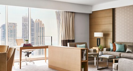 Pullman Doha West Bay Room Type - EXECUTIVE DELUXE SUITE, 1 King Size Bed, Lounge Access, Living and Dining Area