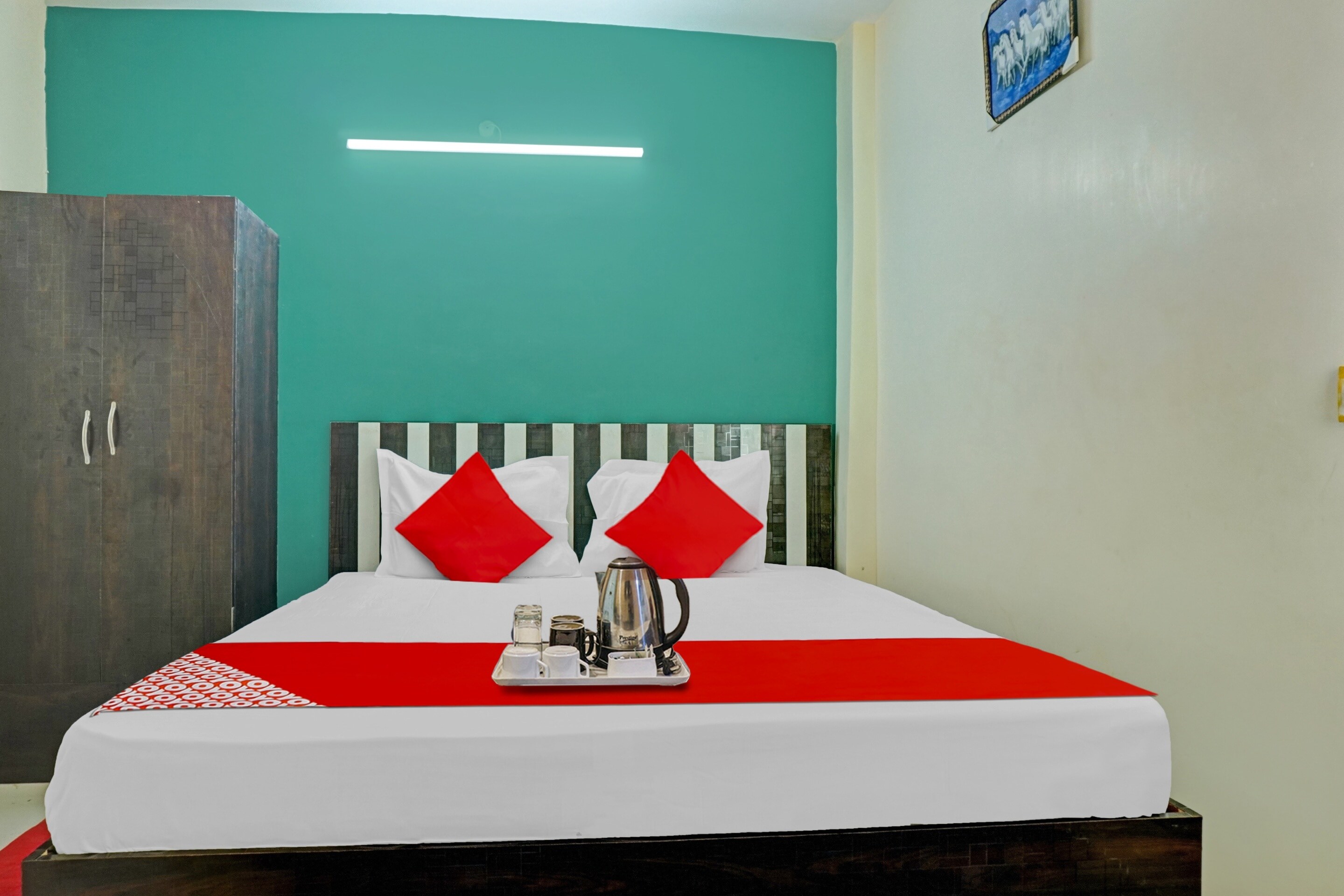 Hotel O Royal Ashray - Tap to explore photos