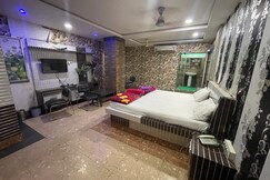 HOTEL SRIYA LODGE