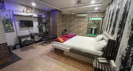 HOTEL SRIYA LODGE Room Type - Suit