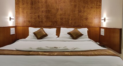 Hotel Radhika Palace (Pure Veg) Room Type - Executive AC Room