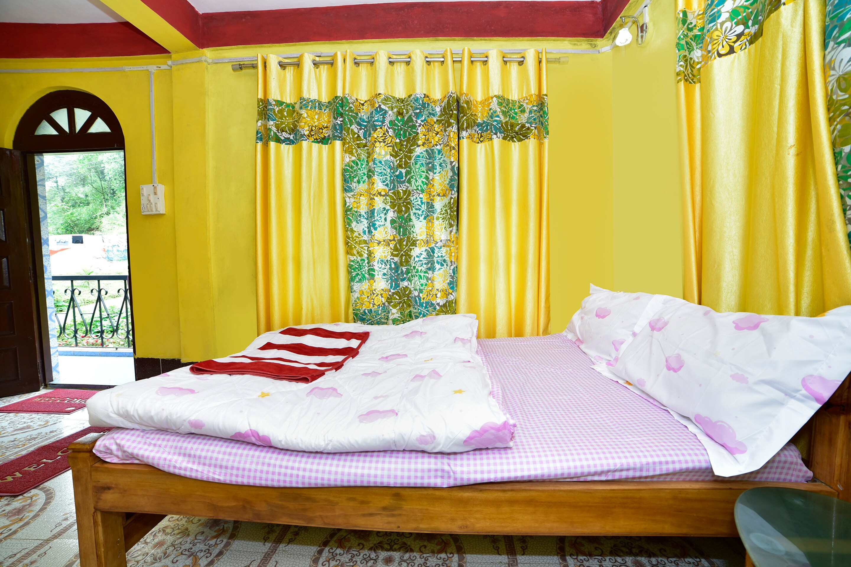 Shiwani Homestay Rooms (four bedded Room) - Tap to explore photos
