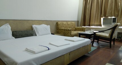 Hotel The Meera Room Type - Premium Room