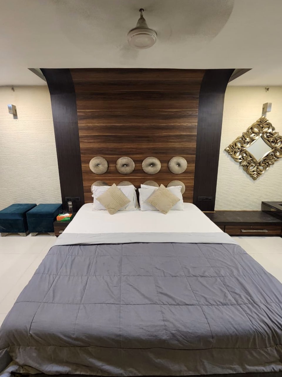 Peacock Perch 5 BHK Luxury Spacez Villa - Tap to explore photos