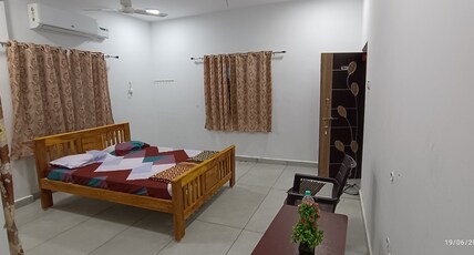 Shri Lawn Park Inn Room Type - Bedroom 3
