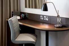 Premier Inn Edinburgh Cc Waverley