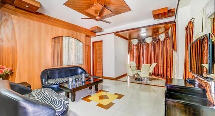 Hotel Kings Corner Room Type - Suite Room with Bathtub