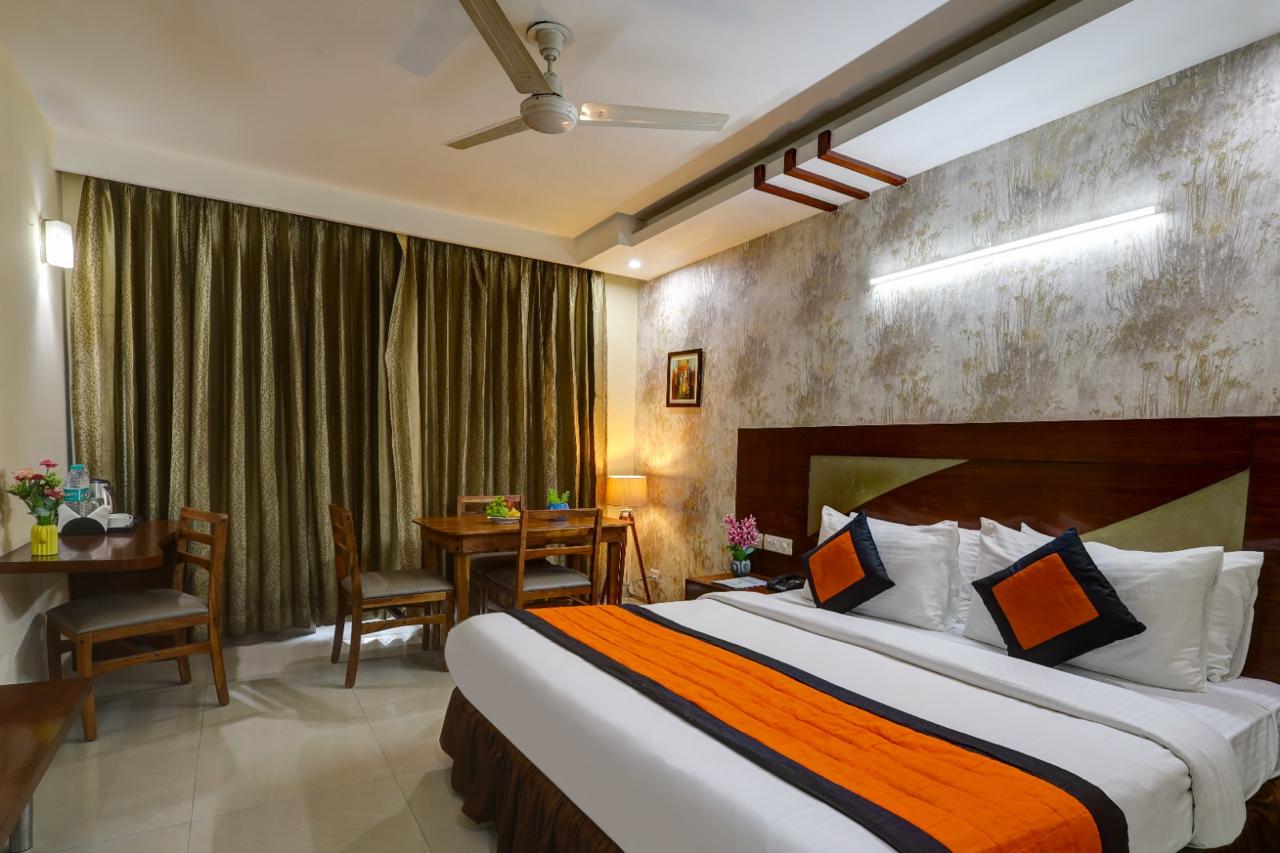 Hotel Bstays Iffco Chowk Sector 29 - Tap to explore photos