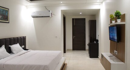 HOTEL SKYLARK Palwal Room Type - Standard Room