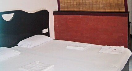 Hotel Sadhabishegam Room Type - Standard Double